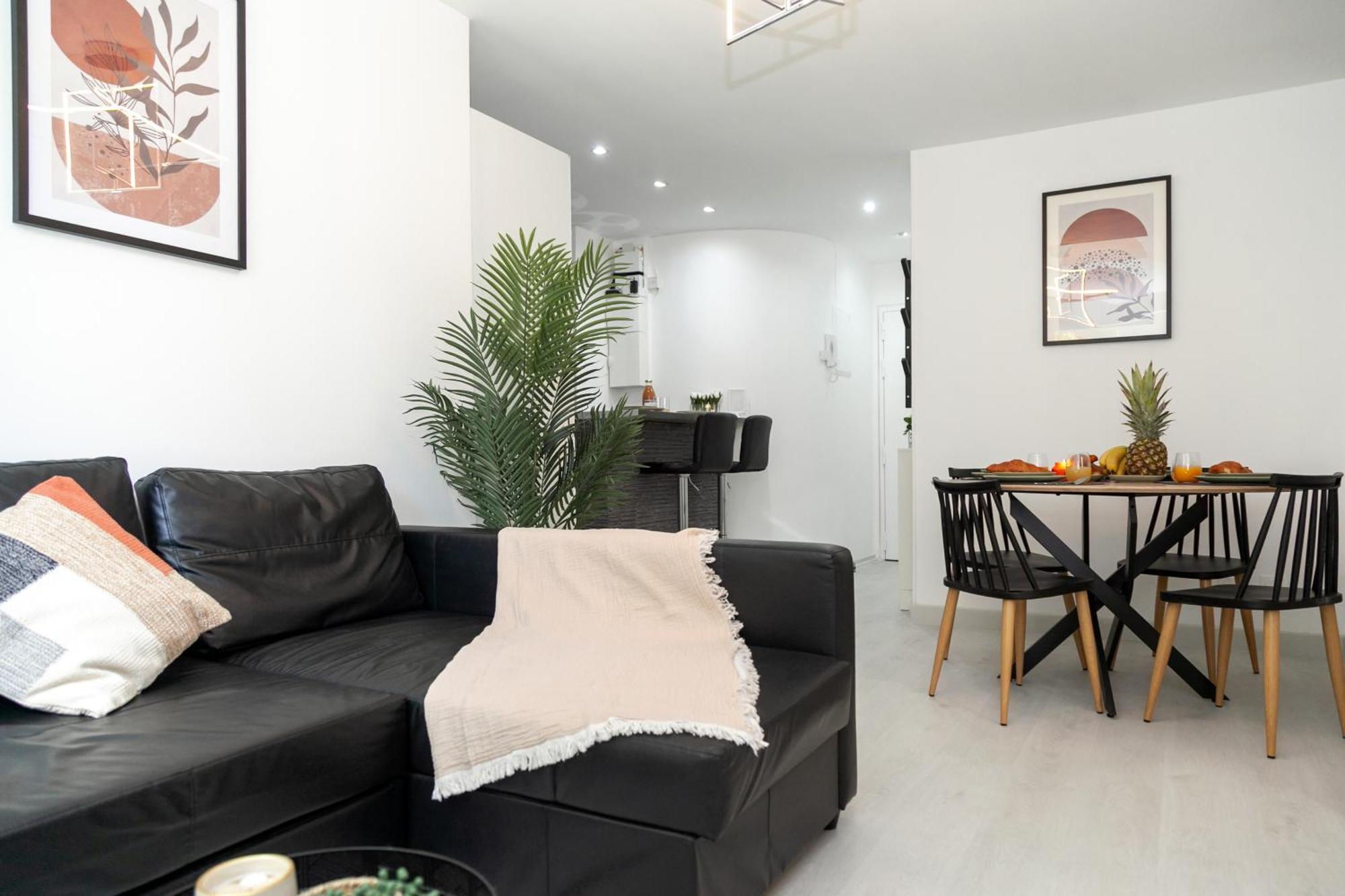 Apartment Paris Le *